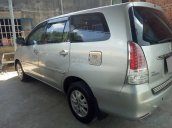 Cần bán Toyota Innova 2010 màu bạc số tự động