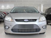 Cần bán xe Ford Focus 1.8 AT năm sản xuất 2010, màu bạc