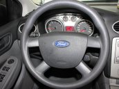 Cần bán xe Ford Focus 1.8 AT năm sản xuất 2010, màu bạc