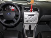 Cần bán xe Ford Focus 1.8 AT năm sản xuất 2010, màu bạc