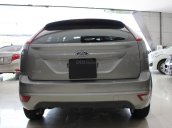 Cần bán xe Ford Focus 1.8 AT năm sản xuất 2010, màu bạc