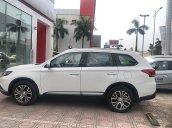 Bán Mitsubishi Outlander đời 2019, màu trắng, giá 807tr