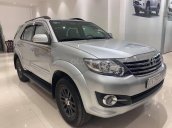 Cần bán xe Toyota Fortuner v năm sản xuất 2016, màu bạc giá cạnh tranh