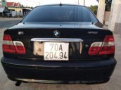 Gia đình tôi cần bán 1 xe BMW 4 máy 2.0L, sản xuất năm 2004, chạy 8L/100Km