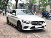 Cần bán gấp Mercedes C200 2019 màu trắng, chính chủ biển đẹp giá cực tốt