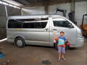 Bán ô tô Toyota Hiace đời 2009, màu bạc, máy xăng đăng ký 10 chỗ