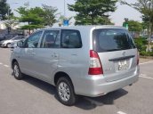 Cần bán lại xe Toyota Innova J đời 2015, màu bạc, xe còn rất đẹp, 1 đời chủ từ đầu