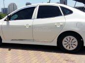 Cần bán Hyundai Avante năm sản xuất 2014, màu trắng