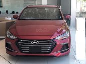 Bán xe Hyundai Elantra đời 2018, màu đỏ, giá 680tr