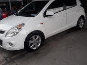 Cần bán lại xe Hyundai i20 1.4 AT đời 2011, màu trắng, mới đi 60000 km