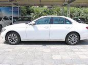 Cần bán lại xe Mercedes E200 đời 2018, màu trắng