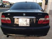 Gia đình tôi cần bán 1 xe BMW 4 máy 2.0L, sản xuất năm 2004, chạy 8L/100Km