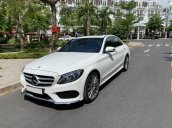 Cần bán chiếc Mercedes C300 AMG 2018 bản full tự động 9 cấp