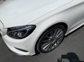 Cần bán chiếc Mercedes C300 AMG 2018 bản full tự động 9 cấp