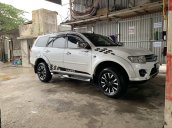 Gia đình bán Mitsubishi Pajero Sport số tự động đăng ký 2017, màu trắng, giá tốt