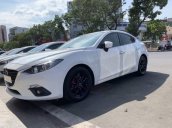 Cần bán gấp Mazda 3 năm sản xuất 2015, màu trắng xe gia đình, giá tốt