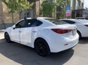 Cần bán gấp Mazda 3 năm sản xuất 2015, màu trắng xe gia đình, giá tốt