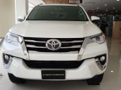 Bán ô tô Toyota Fortuner máy xăng, màu trắng, xe nhập nguyên chiếc, giao ngay