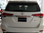 Bán ô tô Toyota Fortuner máy xăng, màu trắng, xe nhập nguyên chiếc, giao ngay