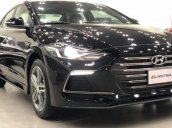 Cần bán xe Hyundai Elantra đời 2018, màu đen