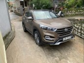 Gia đình bán xe Hyundai Tucson năm 2018, màu nâu, xe nhập