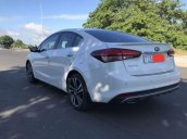 Bán Kia Cerato 1.6AT đời 2018, màu trắng xe gia đình, giá chỉ 587 triệu