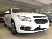 Cần bán xe Chevrolet Cruze đời 2017, màu trắng