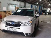 Cần bán gấp Subaru Forester đời 2014, màu trắng, nhập khẩu, 800 triệu