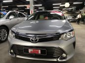 Bán Camry 2.0E 12/2015 màu bạc, xe đẹp, bảo hành tại Toyota Sure Đông Sài Gòn, LH 0907969685