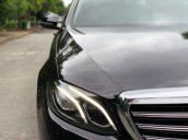 Bán xe Mercedes E200 màu nâu đời 2017 cũ chính hãng. Trả trước 750 triệu nhận xe ngay