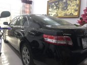 Cần bán gấp Toyota Camry LE 2.5 năm sản xuất 2010, màu đen, nhập khẩu, ít sử dụng, giấy tờ chính chủ