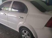 Cần bán Chevrolet Aveo, xe gia đình, cuối 2016, xe còn rất mới từ nội thất đến bên ngoài