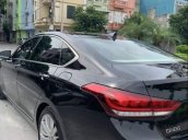 Xe Hyundai Genesis đời 2016, màu đen còn mới