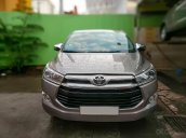 Cần bán Toyota Innova 2.0V sản xuất 2017