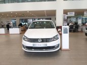 Bán ô tô Volkswagen Polo thương hiệu Đức, màu trắng, xe nhập