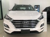 Bán xe chính hãng chiếc xe Hyundai Tucson sản xuất năm 2019, màu trắng