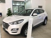 Bán xe chính hãng chiếc xe Hyundai Tucson sản xuất năm 2019, màu trắng