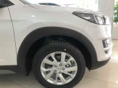 Bán xe chính hãng chiếc xe Hyundai Tucson sản xuất năm 2019, màu trắng