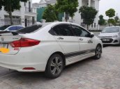 Cần bán Honda City sản xuất năm 2015, màu trắng, biển Hà Nội