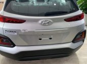 Bán Hyundai Kona đời 2019, màu bạc, nhập khẩu, tiện nghi sang trọng, gầm cao