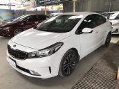 Bán Kia Cerato 1.6MT màu trắng, sản xuất 2018 biển Sài Gòn bản đủ đi 10.000km