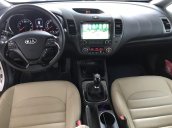 Bán Kia Cerato 1.6MT màu trắng, sản xuất 2018 biển Sài Gòn bản đủ đi 10.000km