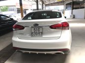 Bán Kia Cerato 1.6MT màu trắng, sản xuất 2018 biển Sài Gòn bản đủ đi 10.000km