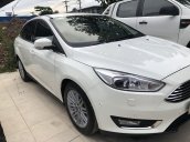 Cần bán Ford Focus Titanium đời 2016, màu trắng