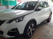 Cần bán xe Peugeot 3008 đời 2018, màu trắng còn mới