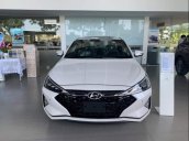 Cần bán xe Hyundai Elantra năm sản xuất 2019, xe mới 100%