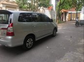 Bán xe Toyota Innova 2.0E màu ghi bạc, đời 2016, xe gia đình mua từ đầu rất ít sử dụng