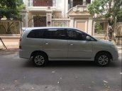 Bán xe Toyota Innova 2.0E màu ghi bạc, đời 2016, xe gia đình mua từ đầu rất ít sử dụng