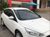 Bán xe Ford Focus 2018, màu trắng, xe sử dụng mới 6 tháng