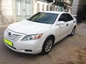 Cần bán xe Toyota Camry 2.4LE 2007 màu trắng